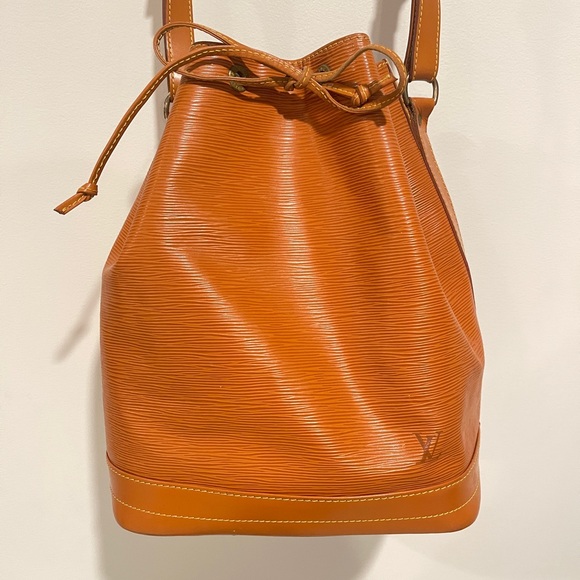 LOUIS VUITTON Noe Epi Leather Tote Drawstring Bucket Shoulder Bag GM, Mandarin - Picture 2 of 16